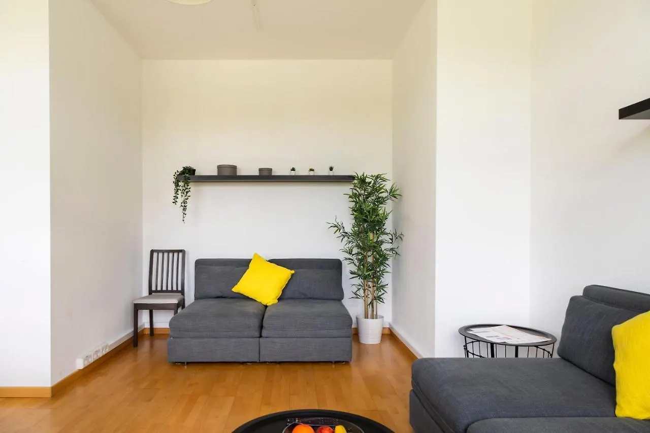 Central +3Br +Big Living Room Next To U-Station Berlin 0*,  Deutschland